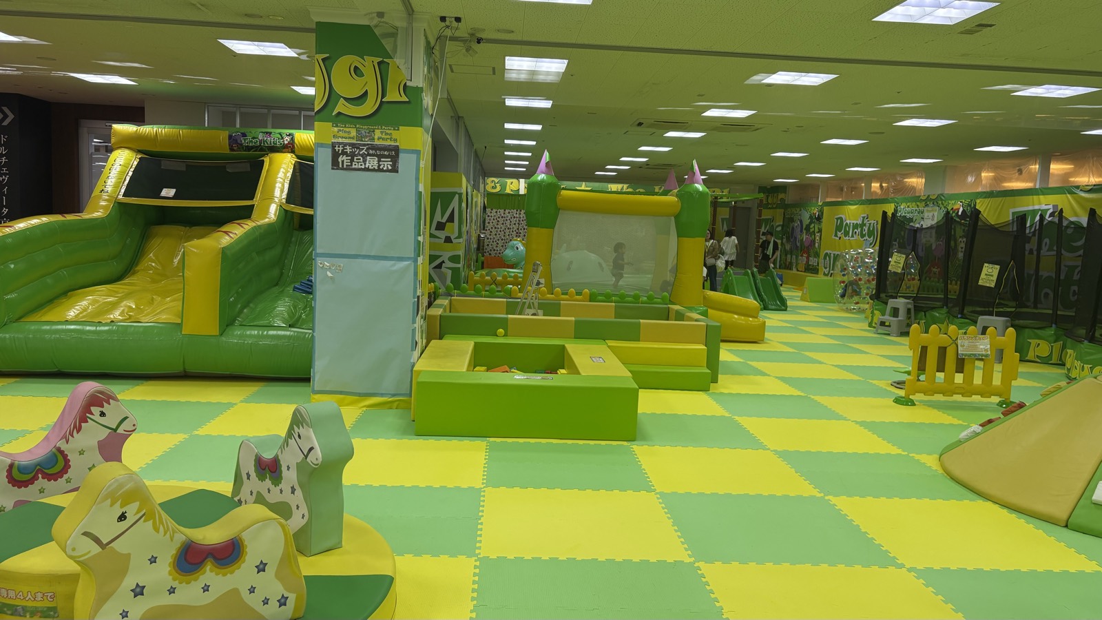 The Kids 京都ダイエー桂南店の店内全景